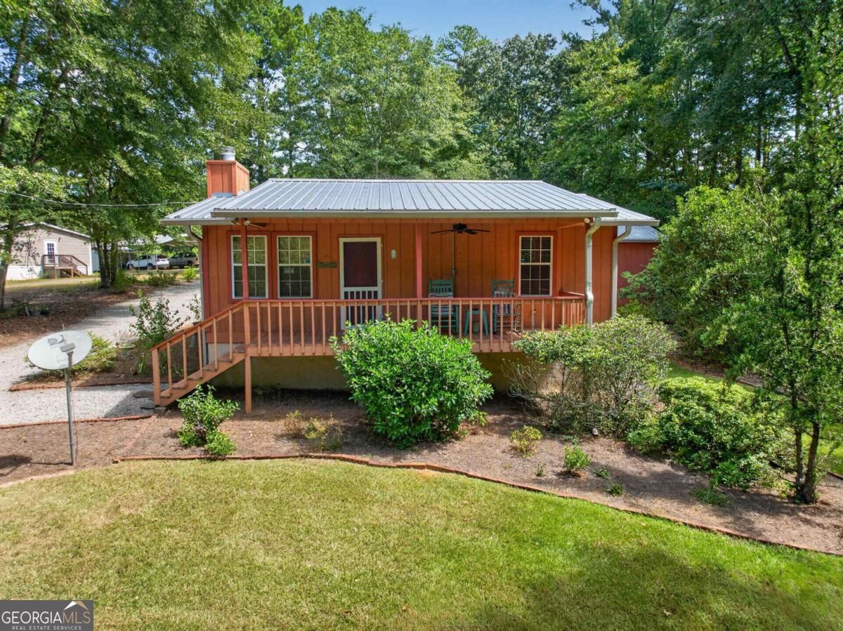923 Crooked Creek Road Property Photo 1