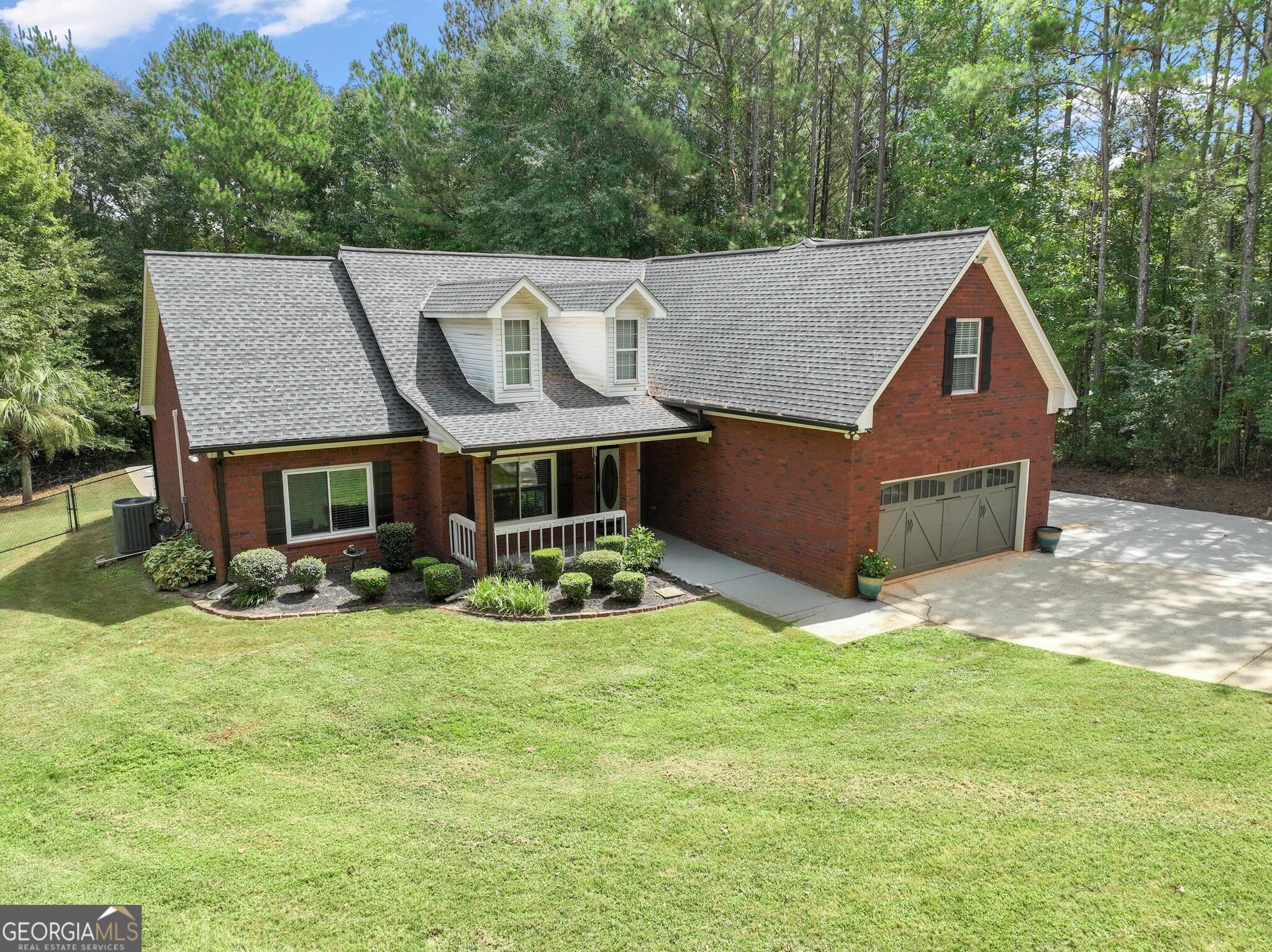 795 Jackson Lake Road Property Photo 2