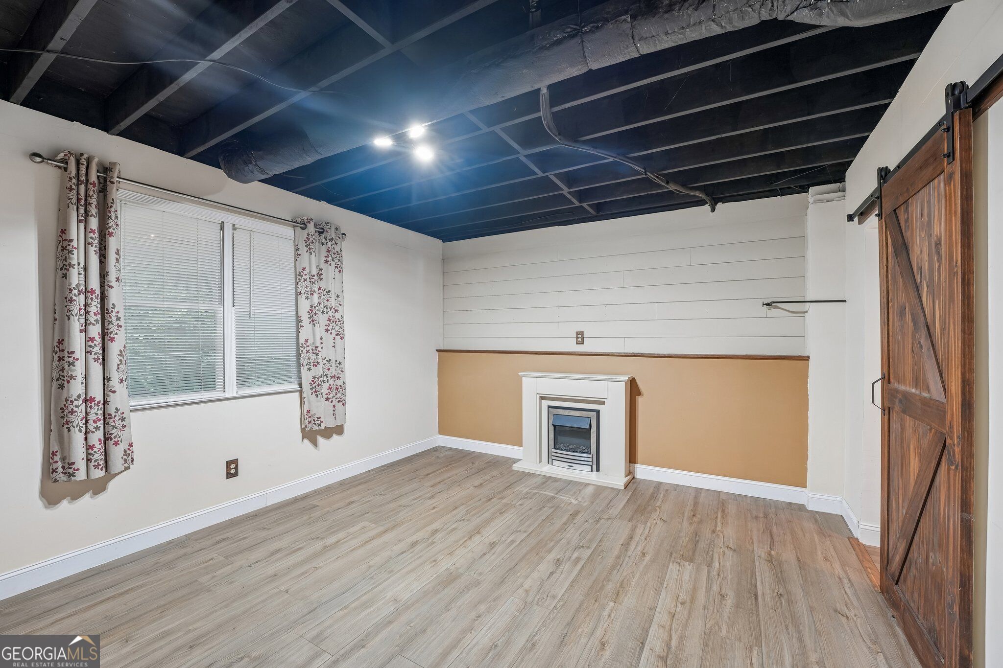 211 Hillside Drive Property Photo 42