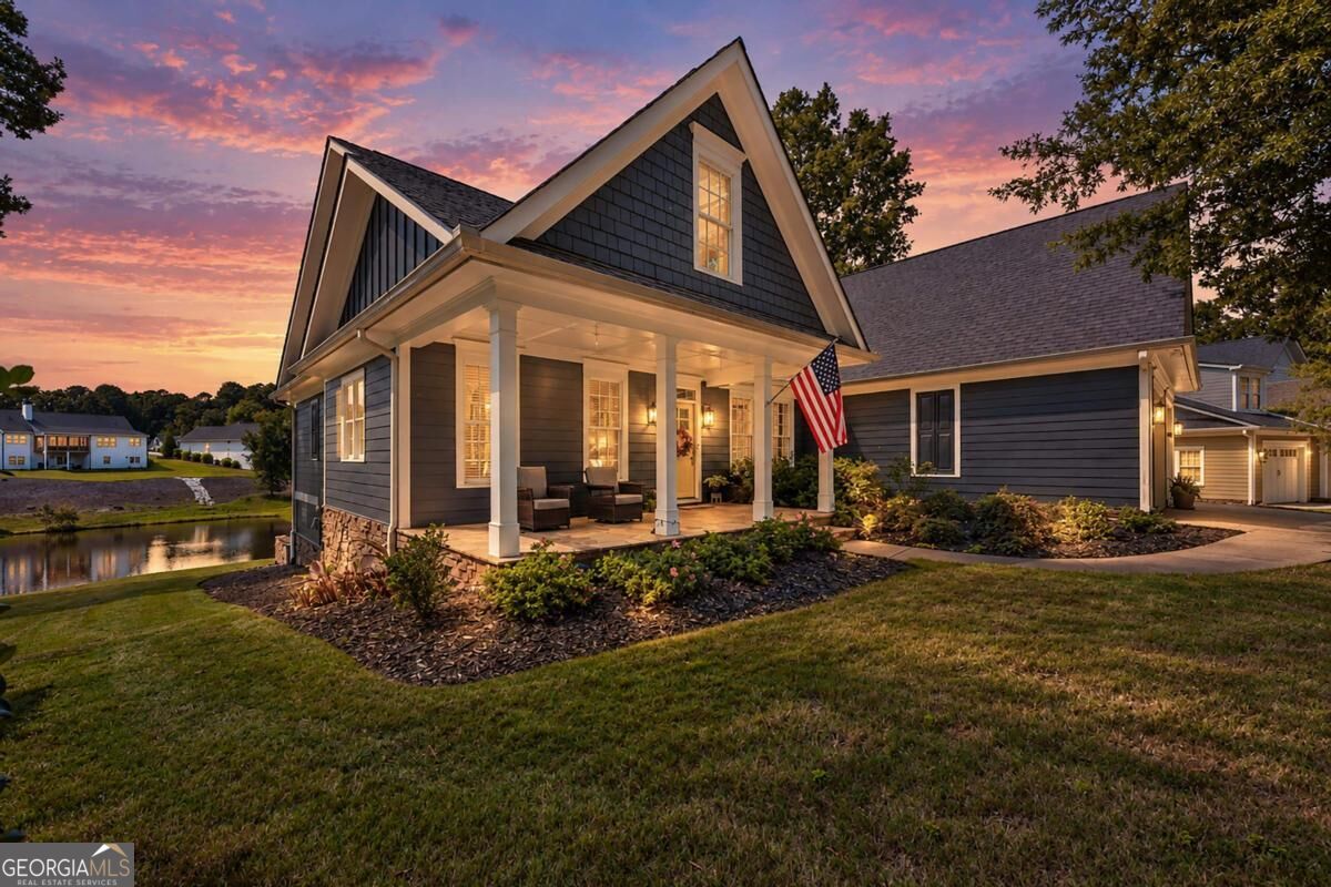 1021 Harbor Loop Property Photo 1