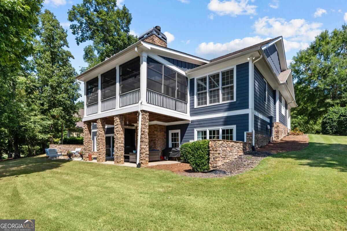 1021 Harbor Loop Property Photo 10