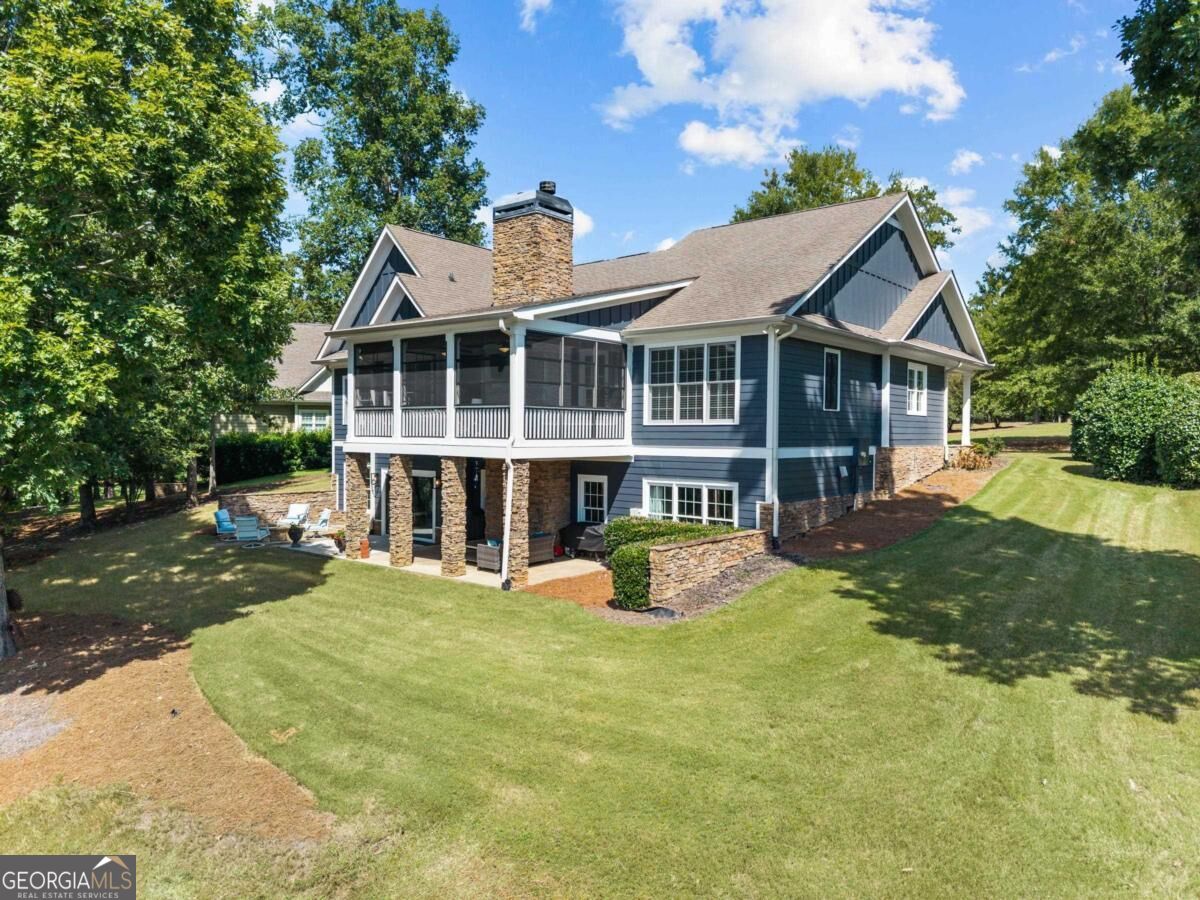 1021 Harbor Loop Property Photo 11
