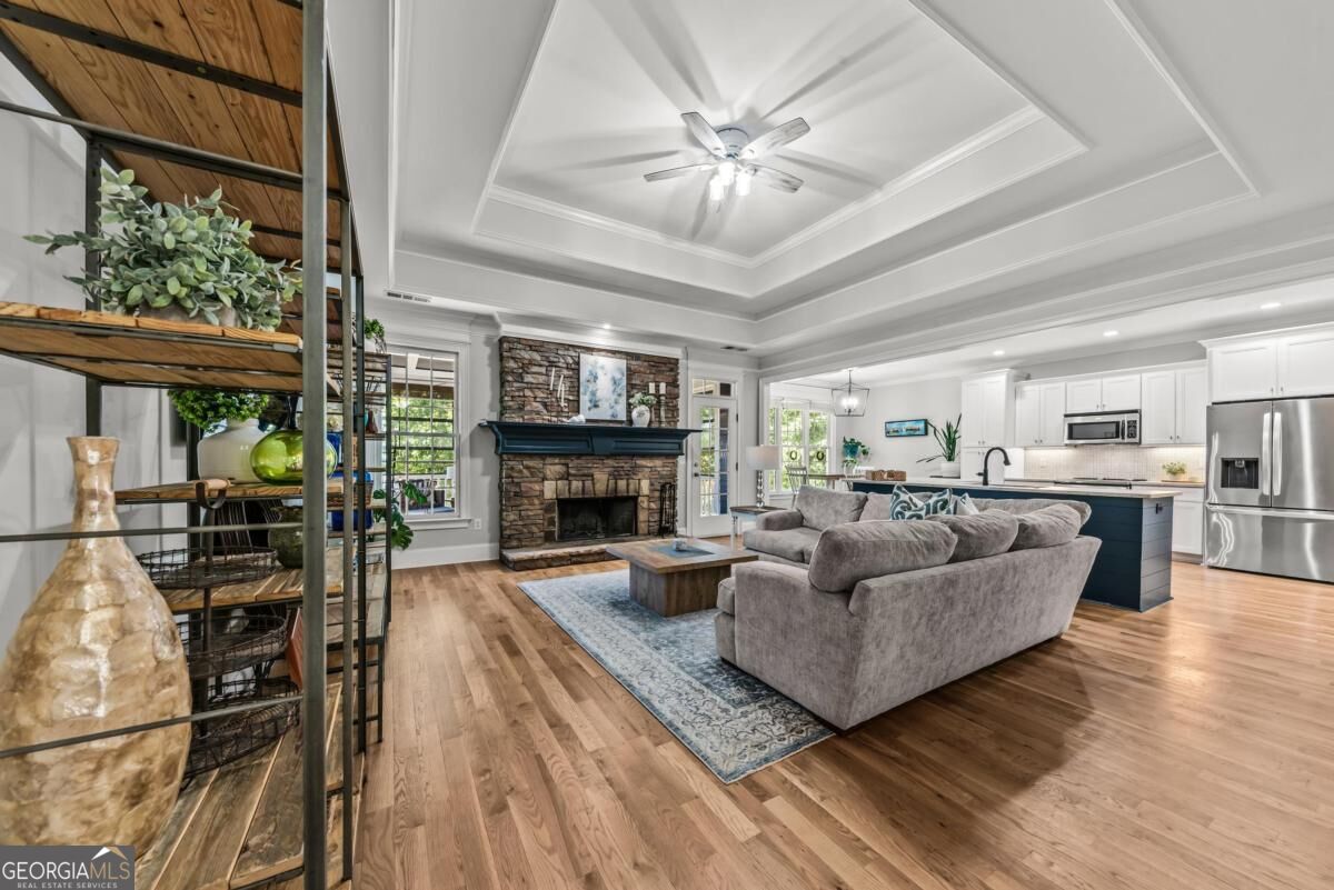 1021 Harbor Loop Property Photo 17