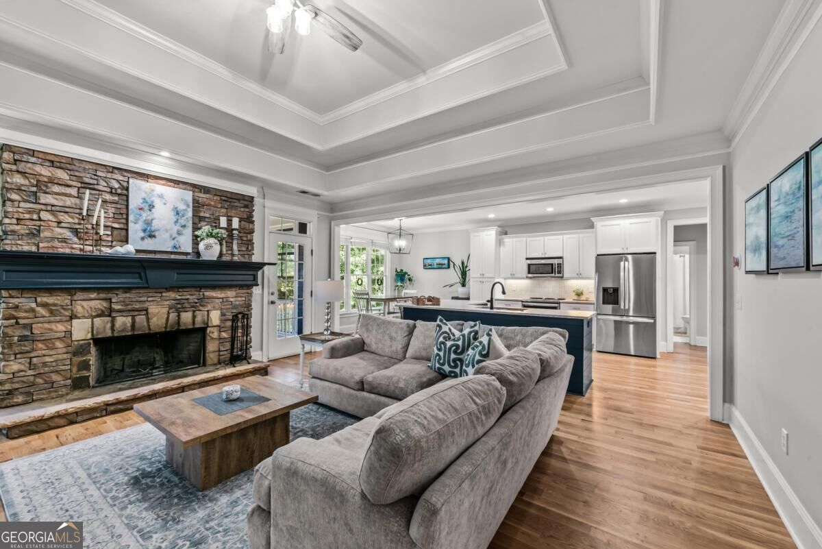 1021 Harbor Loop Property Photo 18