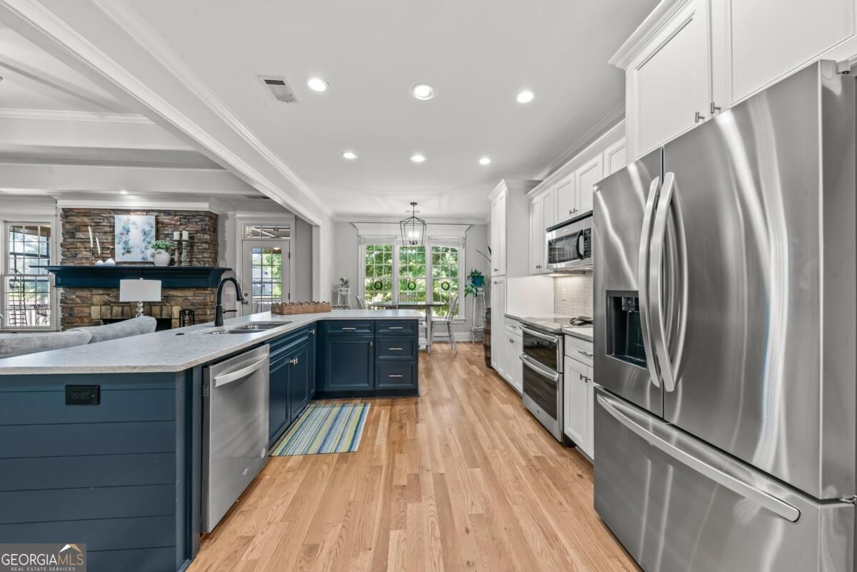 1021 Harbor Loop Property Photo 26