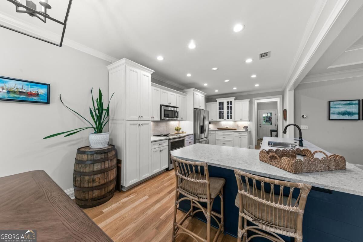 1021 Harbor Loop Property Photo 28