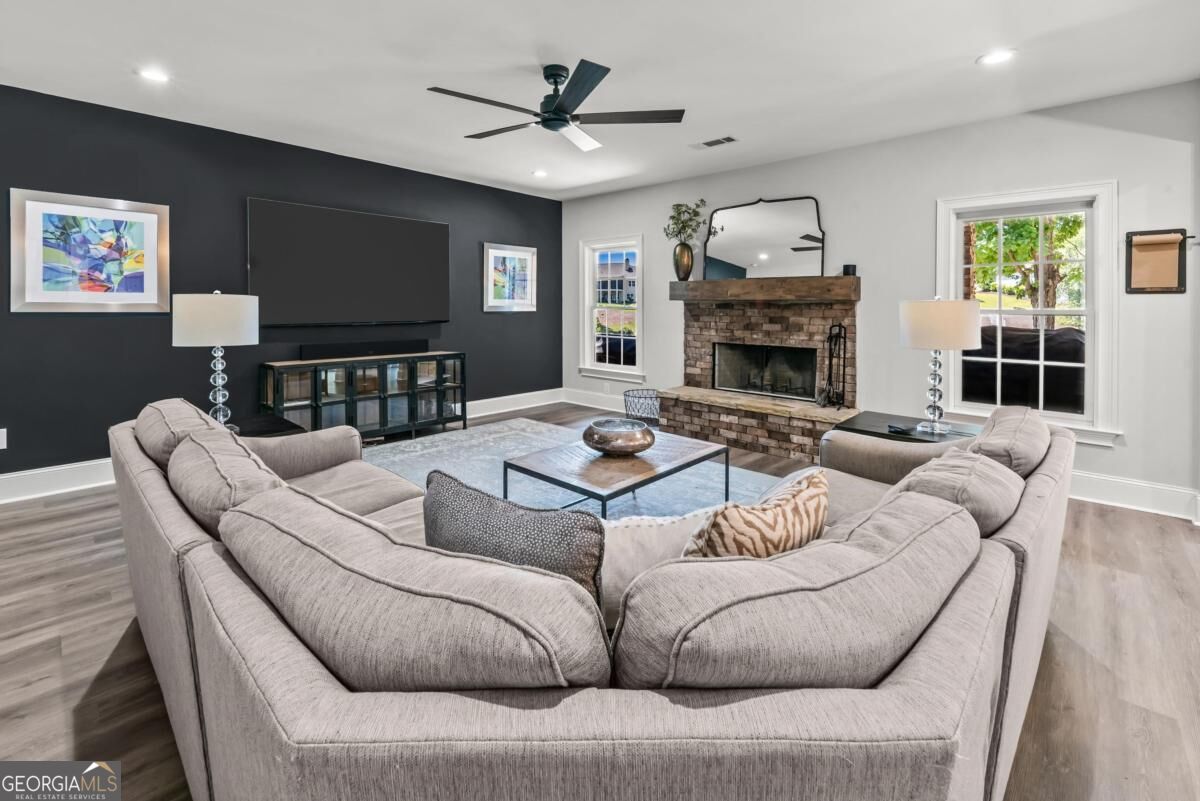 1021 Harbor Loop Property Photo 58