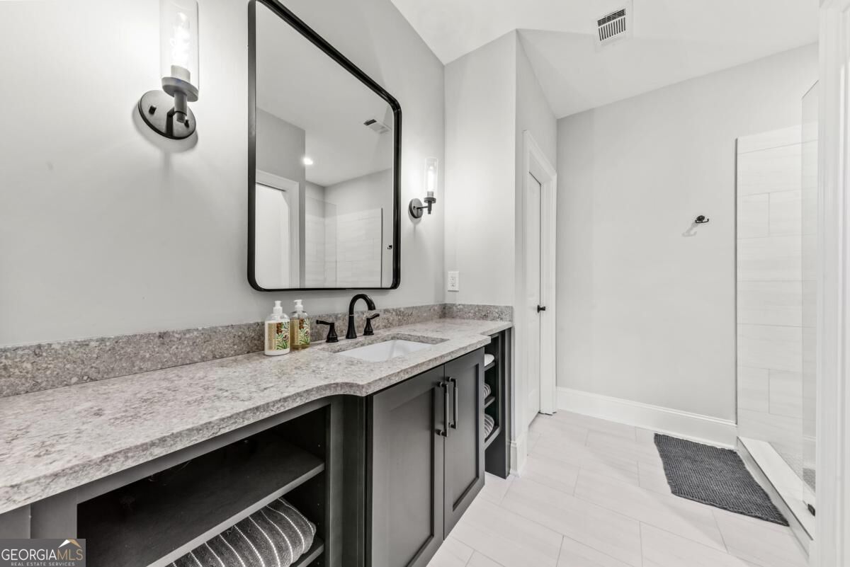 1021 Harbor Loop Property Photo 63