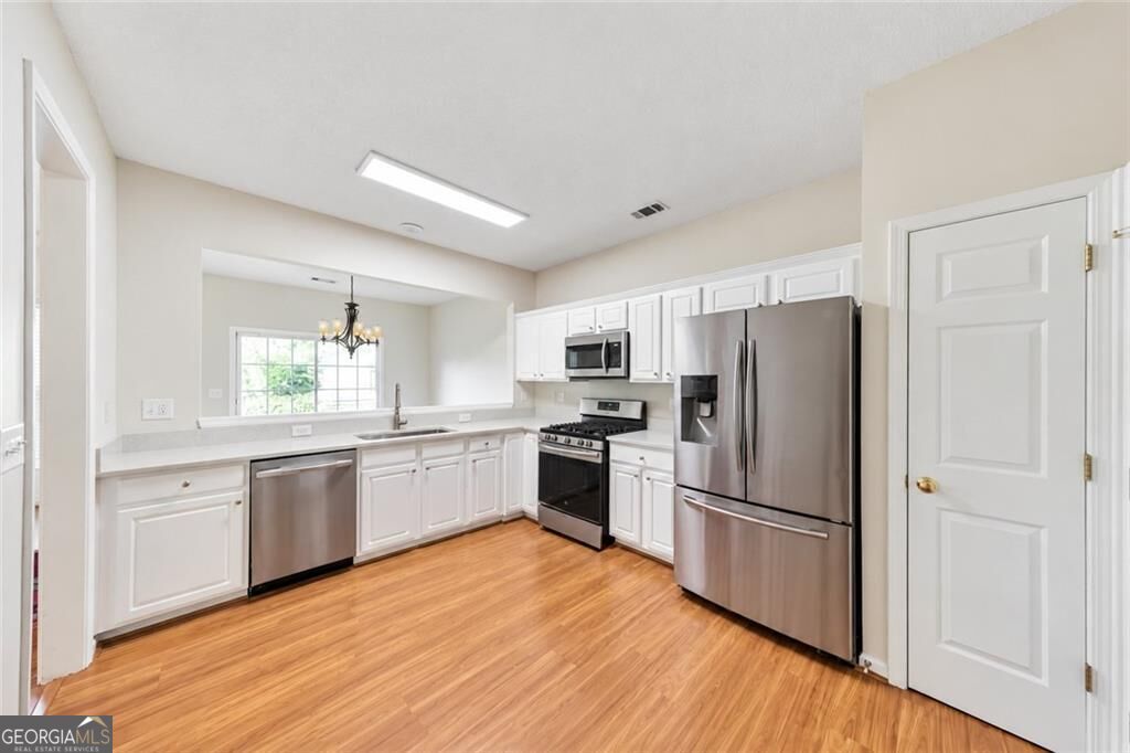 244 Regent Square Property Photo 2