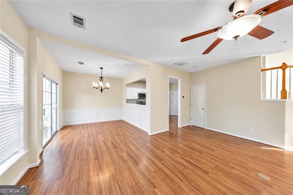 244 Regent Square Property Photo 3