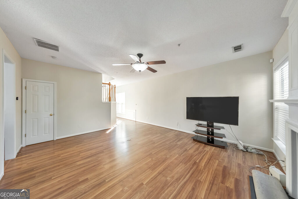 244 Regent Square Property Photo 7