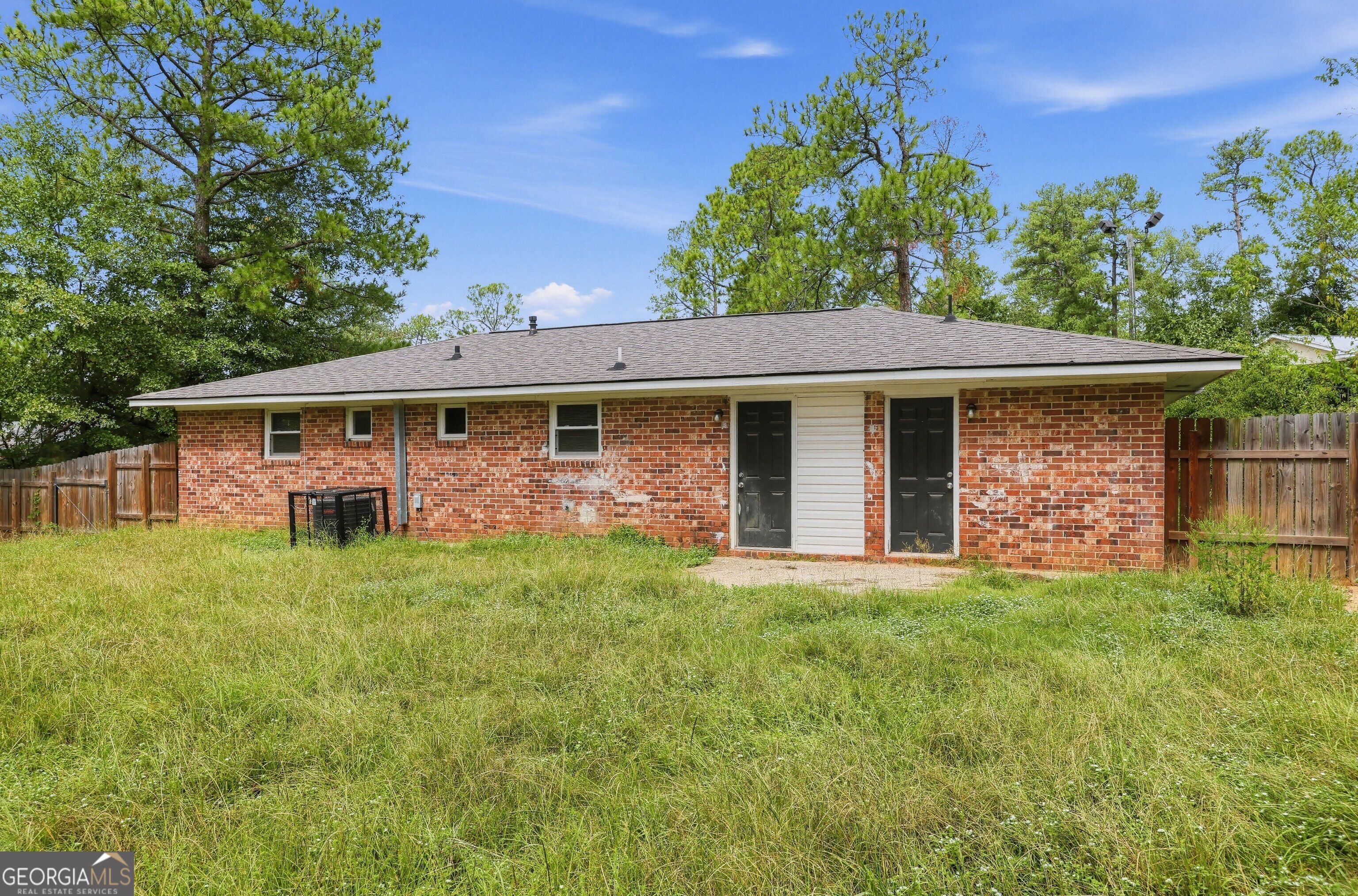 2342 Prague Court Property Photo 3