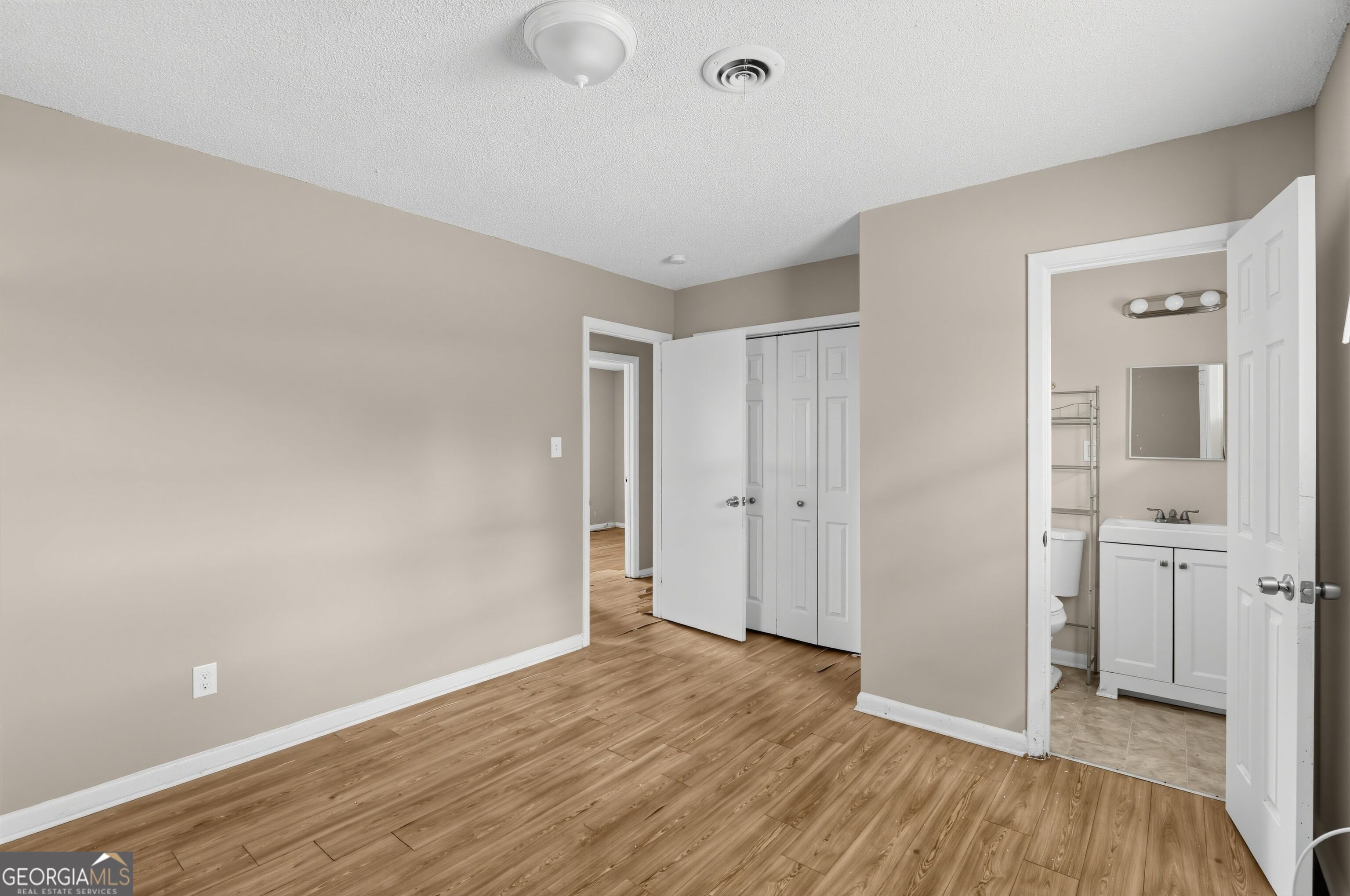 2342 Prague Court Property Photo 9