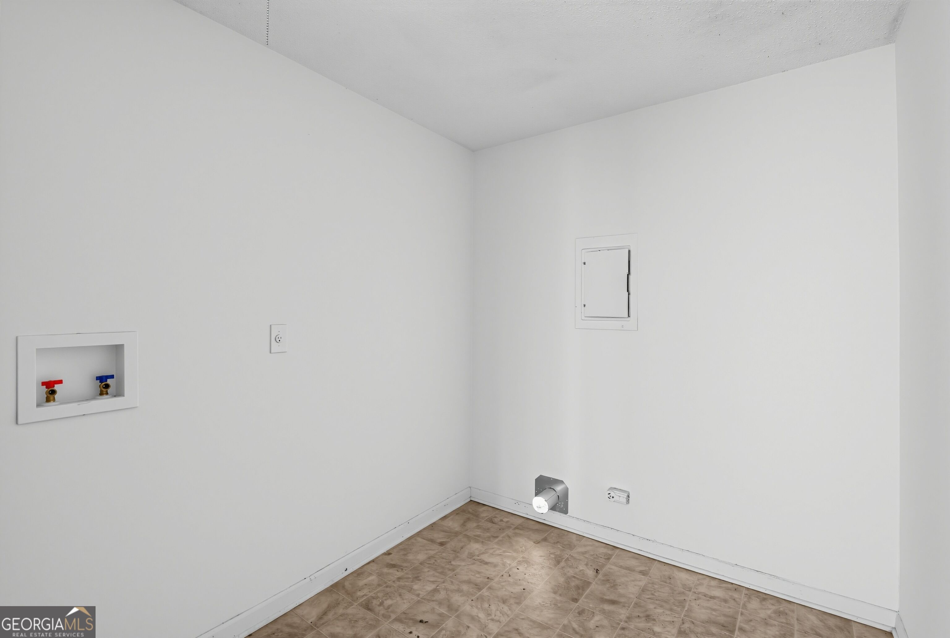2342 Prague Court Property Photo 16