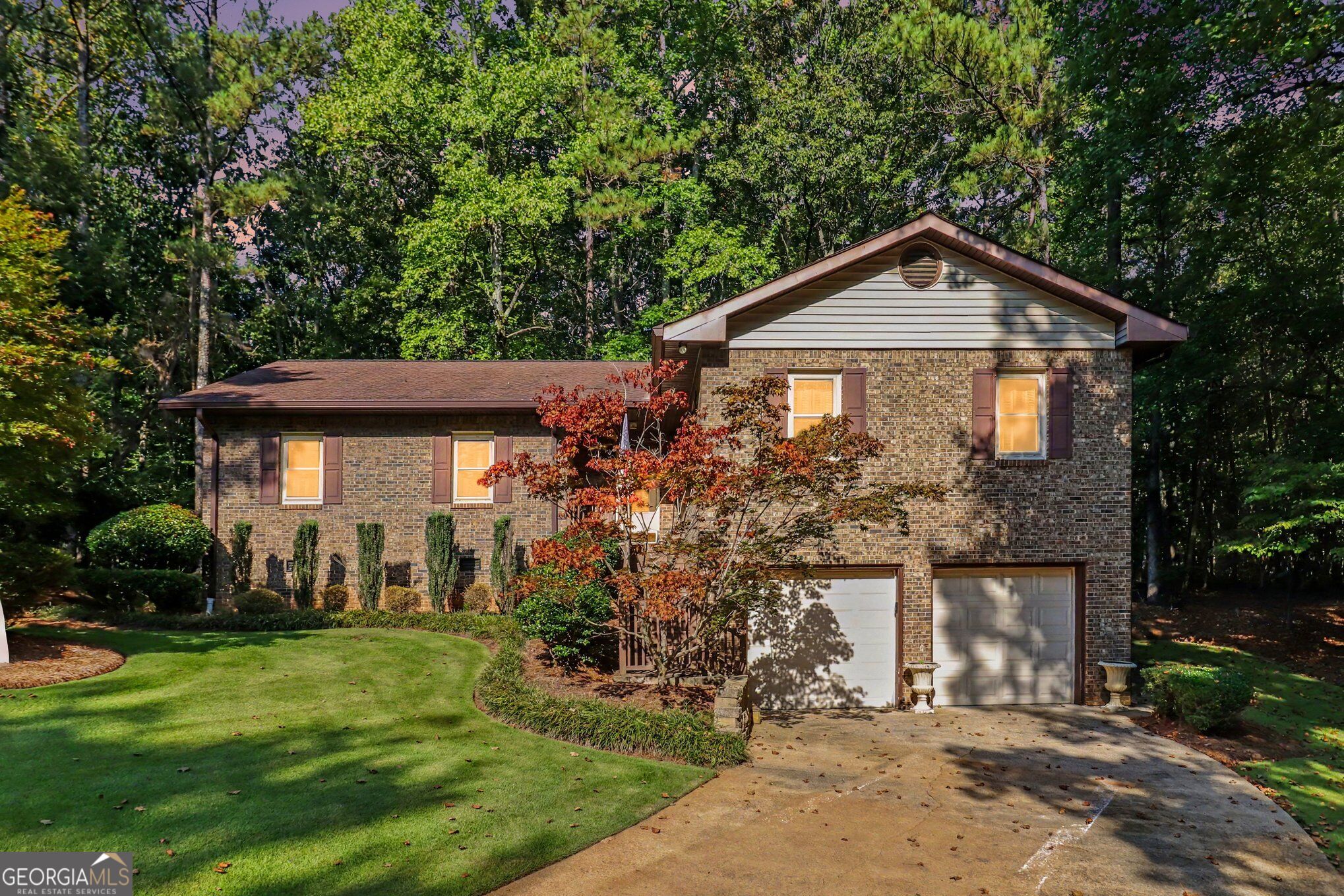 1373 Fernwood Court Property Photo 1