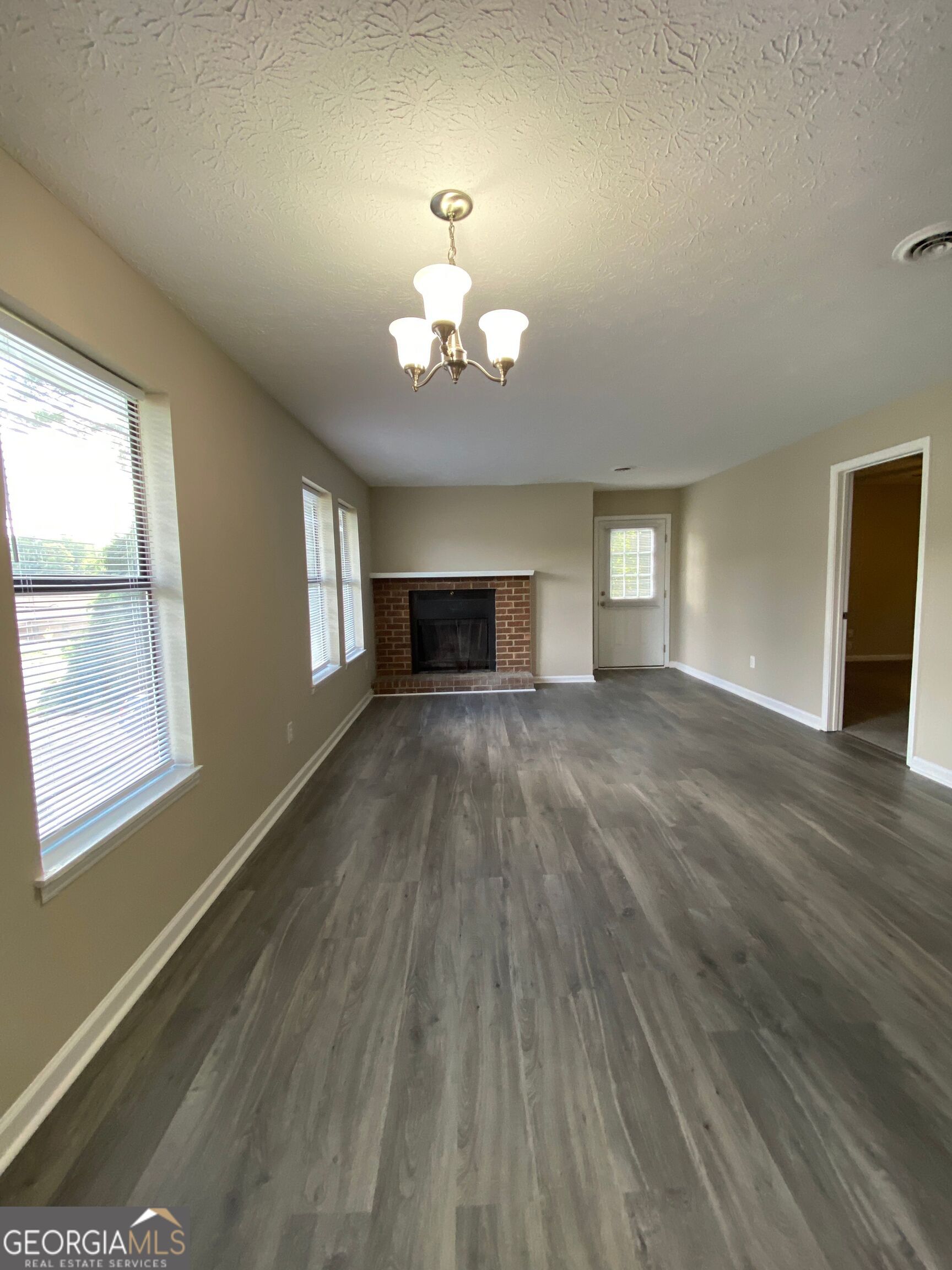 105 Howell Way # 3 Property Photo 1