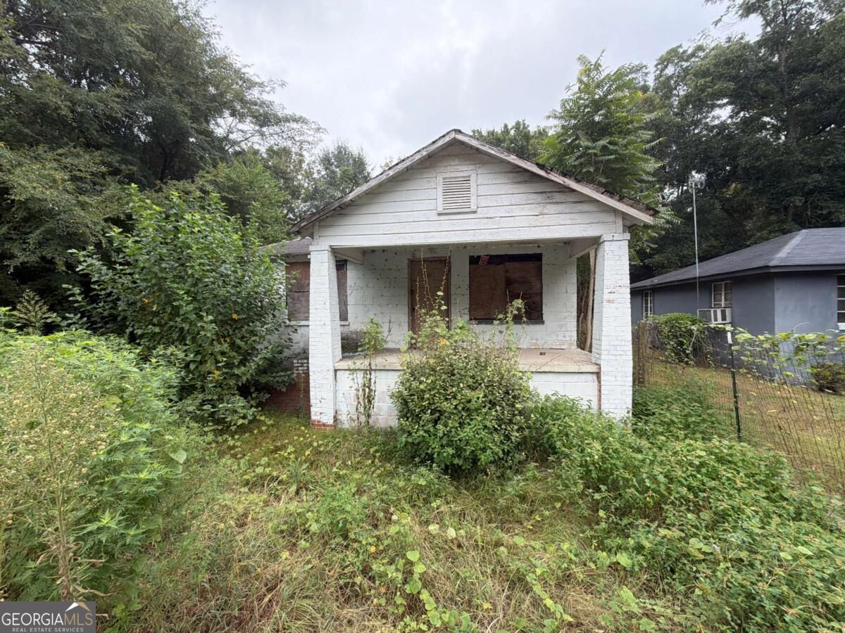 1450 May Avenue Property Photo 1