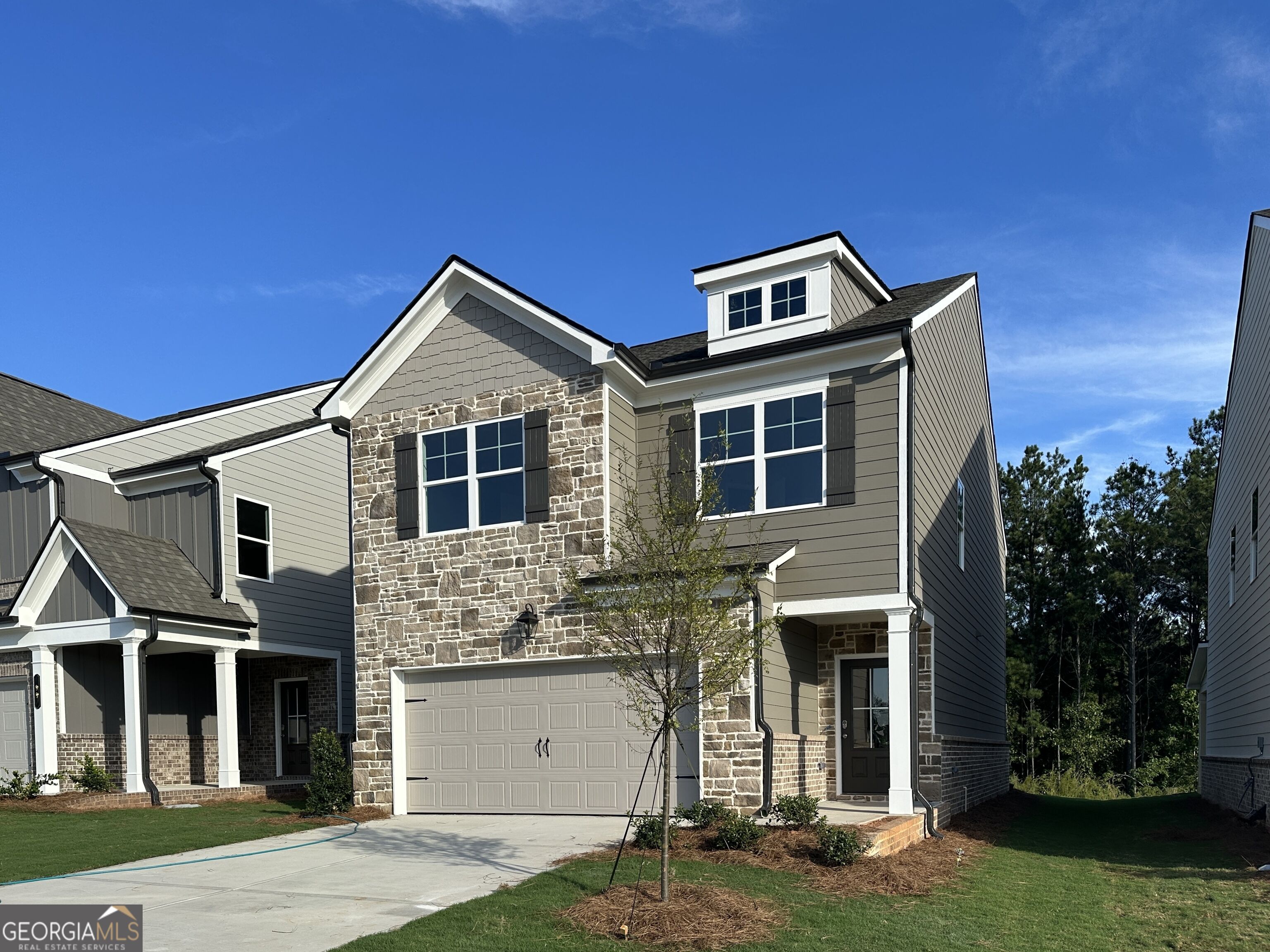 101 Avian Way Property Photo 3