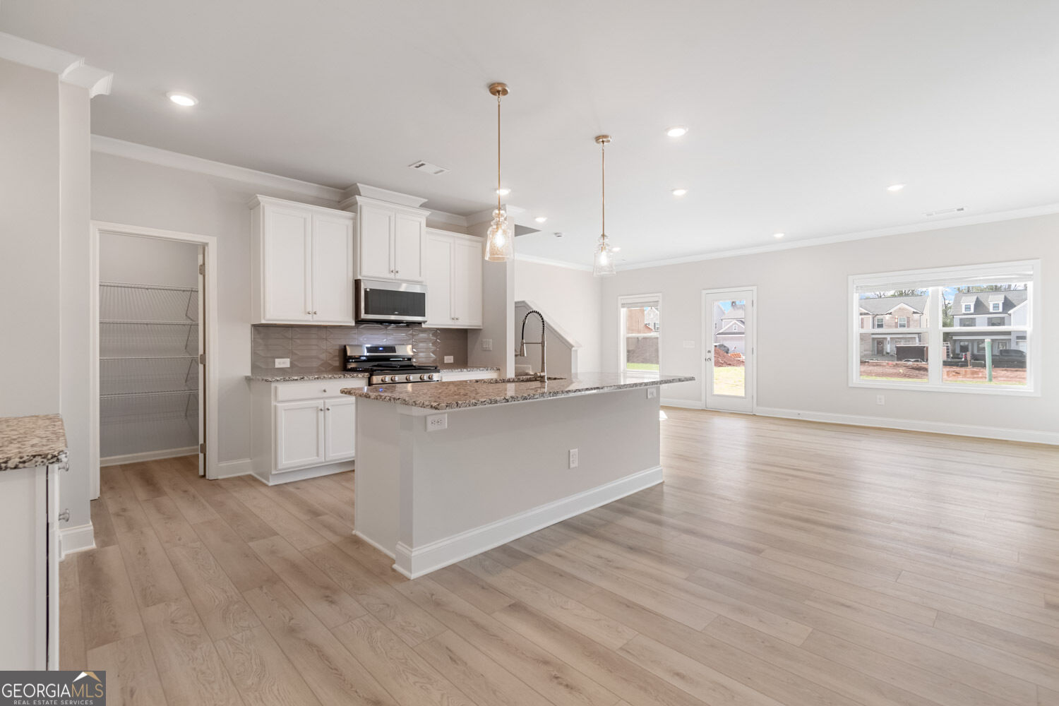 101 Avian Way Property Photo 6
