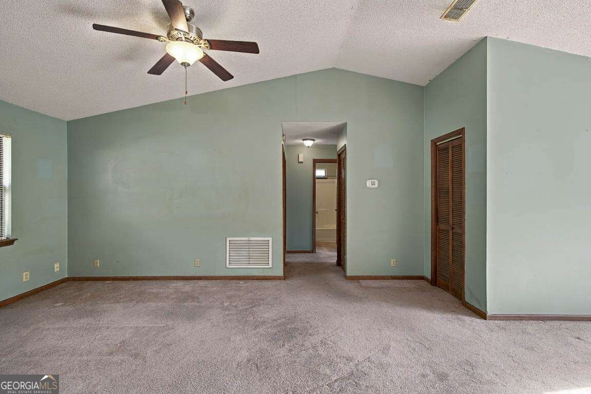 113 Pineneedle Court Property Photo 4