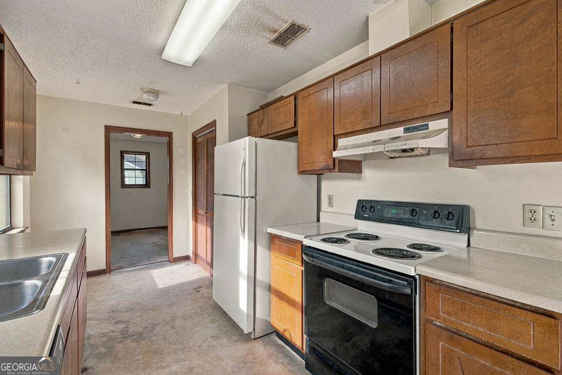113 Pineneedle Court Property Photo 7