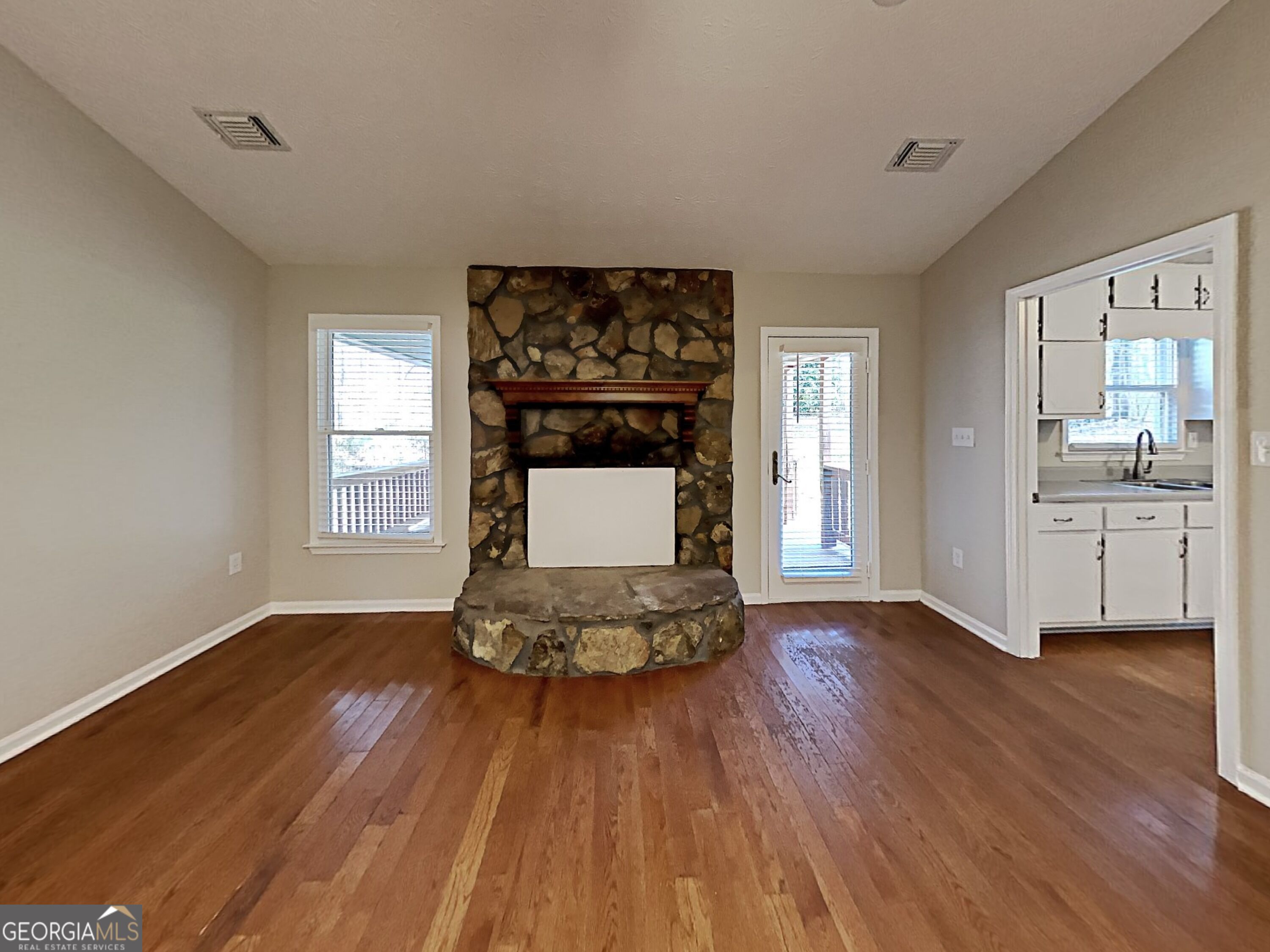 410 Southmoor Circle Property Photo 15