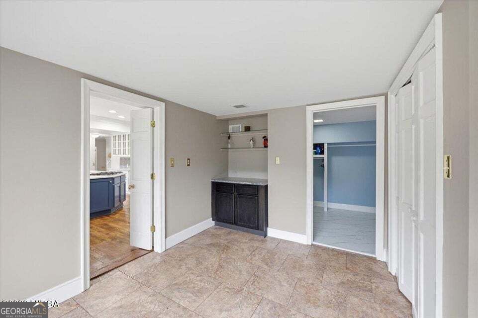 3561 Overlook Avenue Property Photo 11