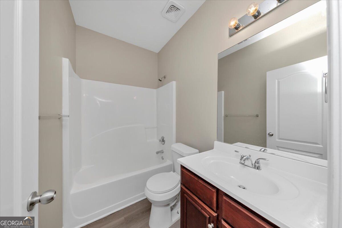 2601 Muskeg Court Sw Property Photo 19