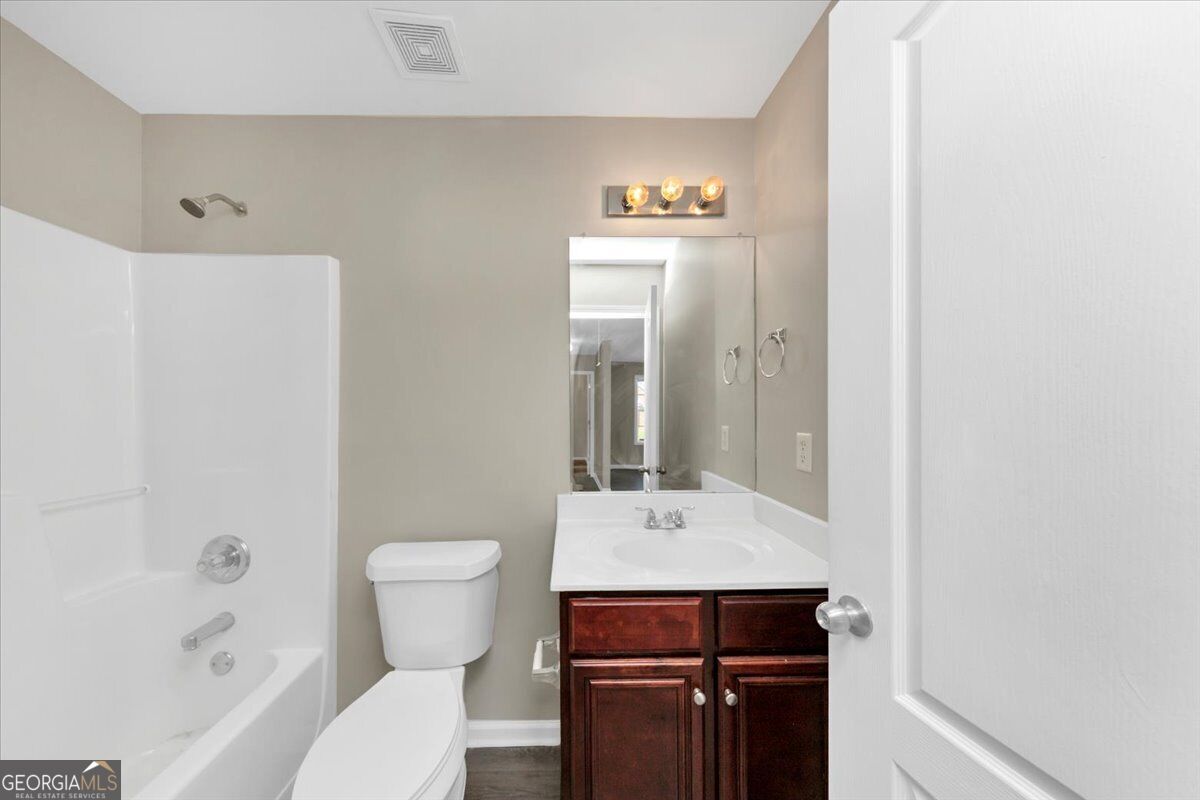 2601 Muskeg Court Sw Property Photo 27