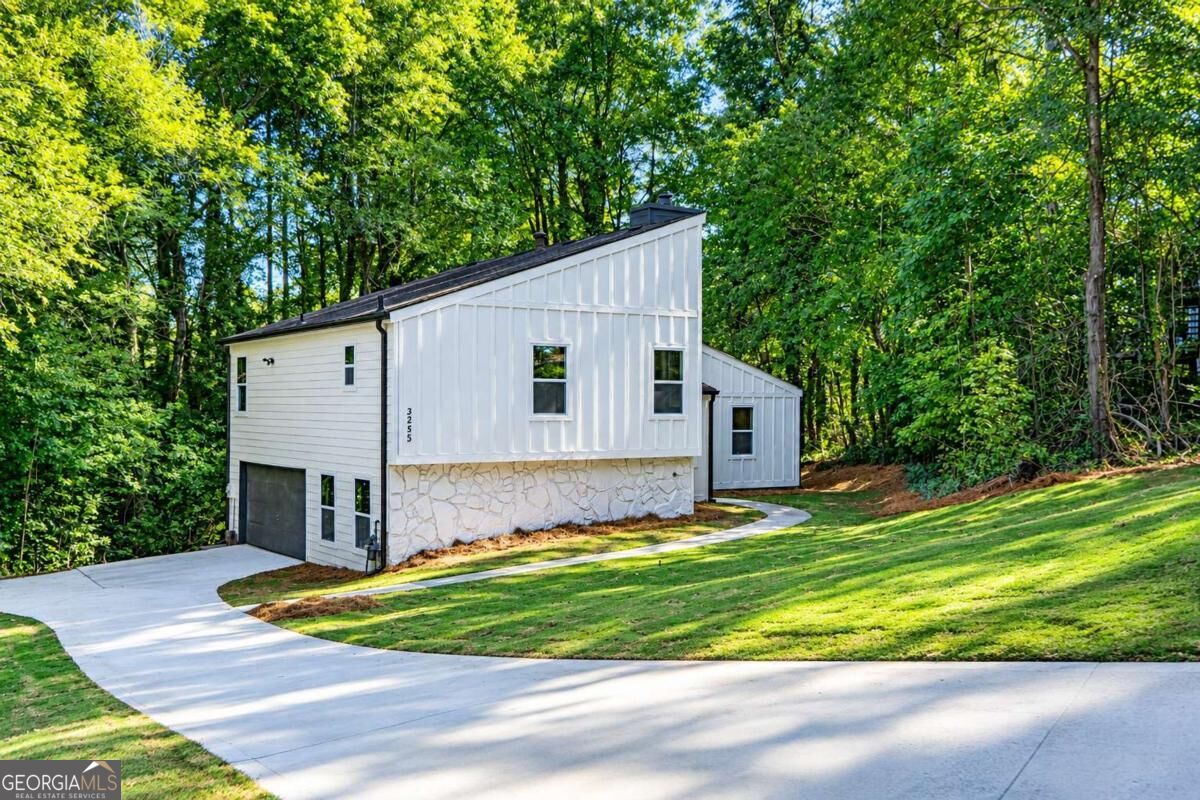 3253 Cedar Bluff Drive Ne Property Photo 2