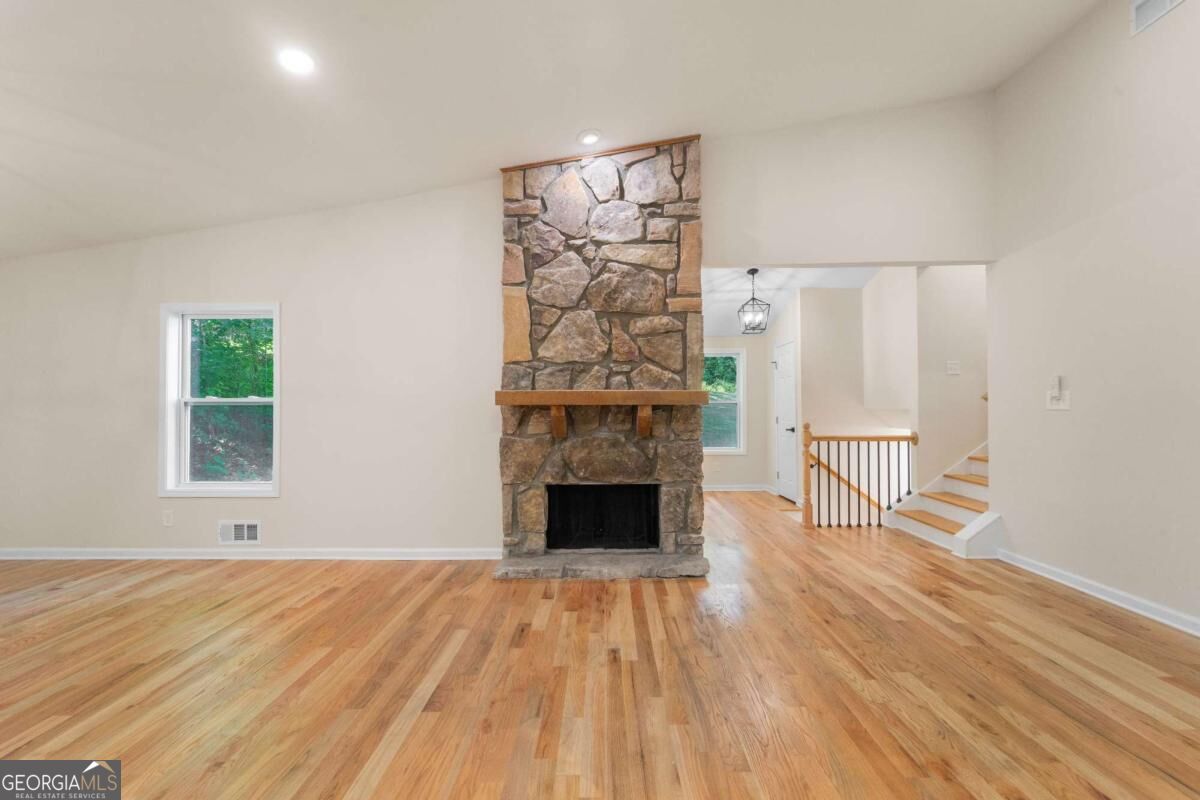 3253 Cedar Bluff Drive Ne Property Photo 8