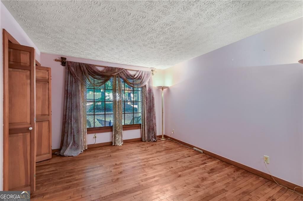 1996 Thomas Road Property Photo 16