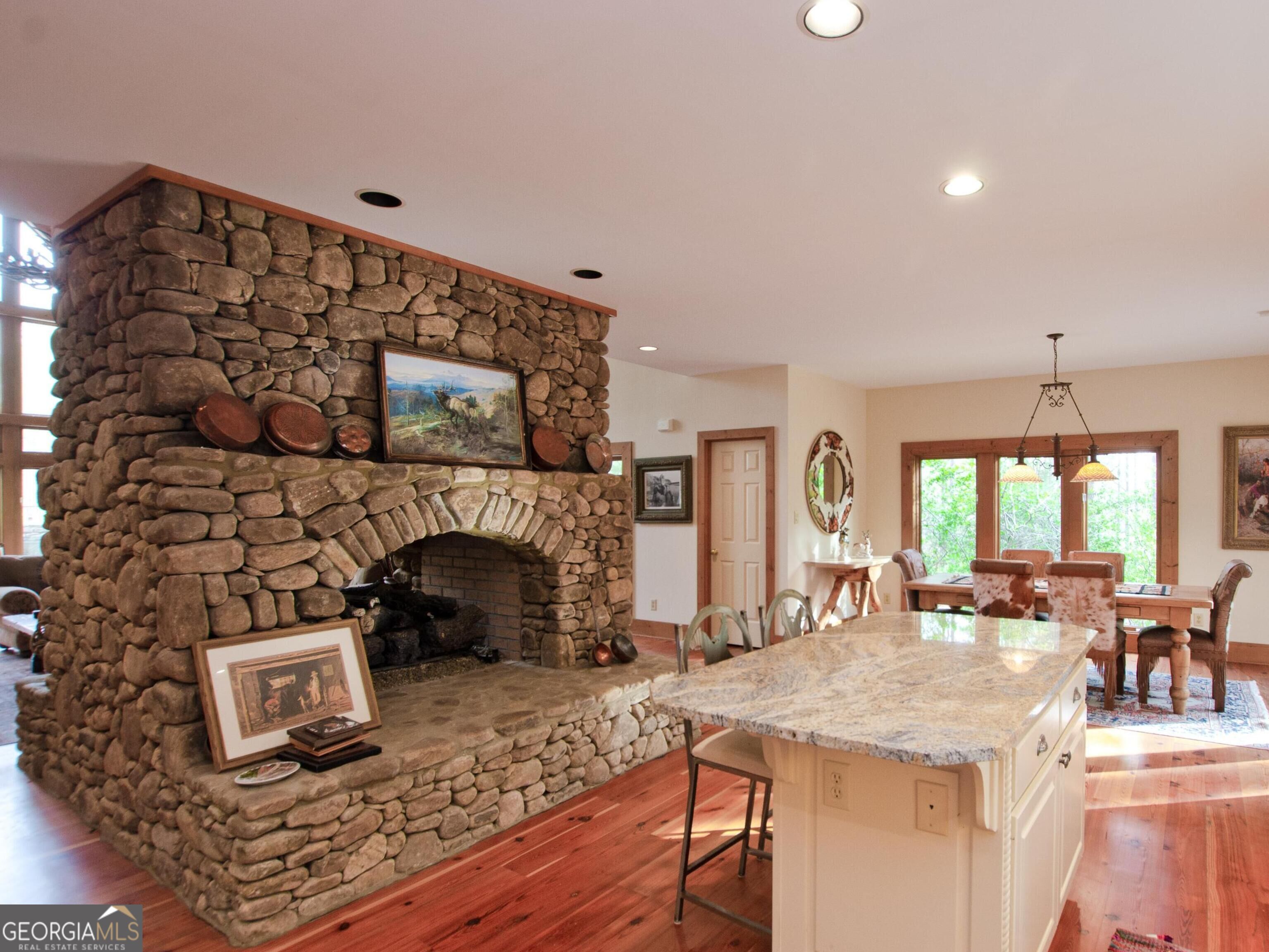 4000 Booth Road Ne Property Photo 11