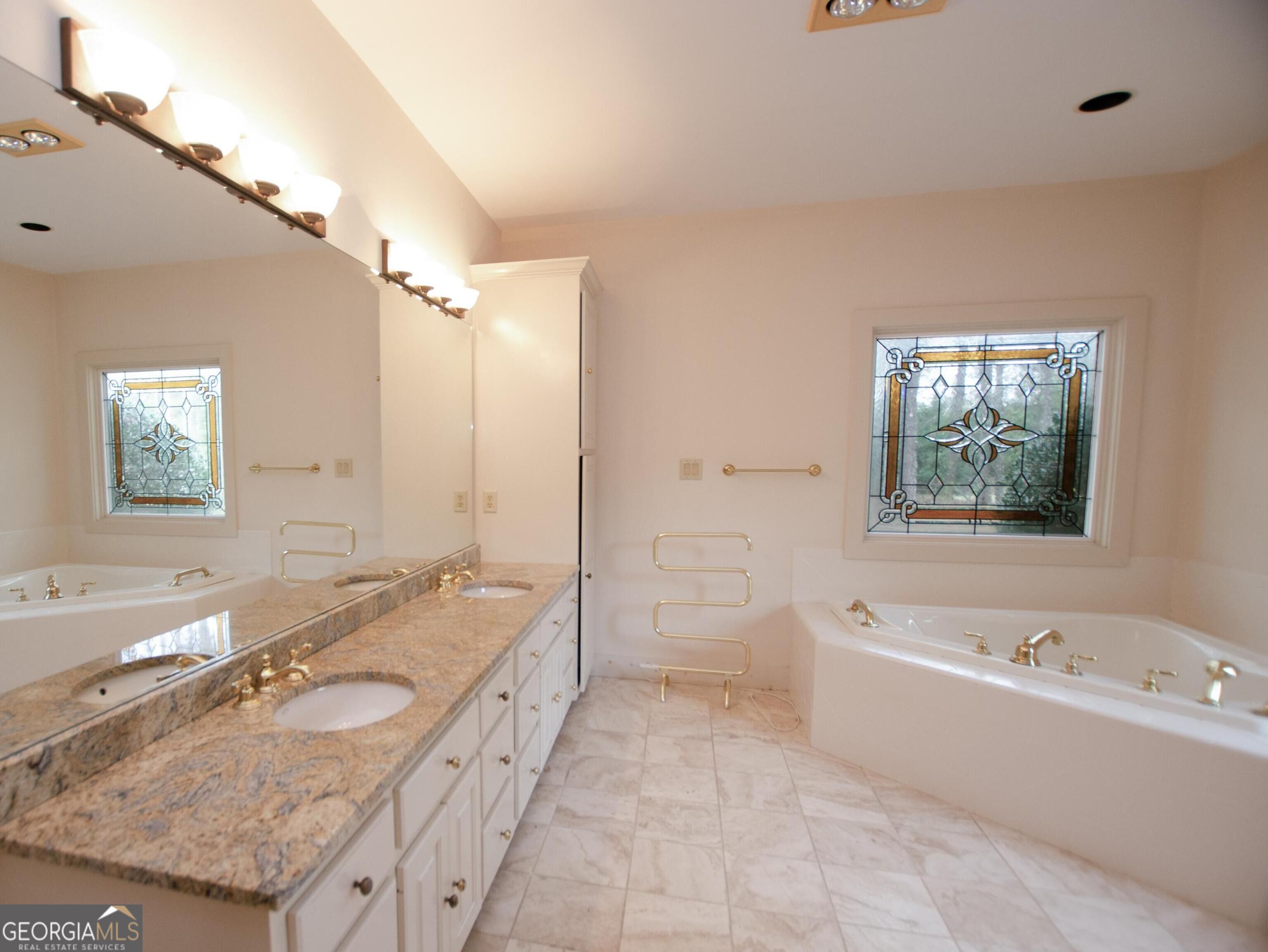 4000 Booth Road Ne Property Photo 20