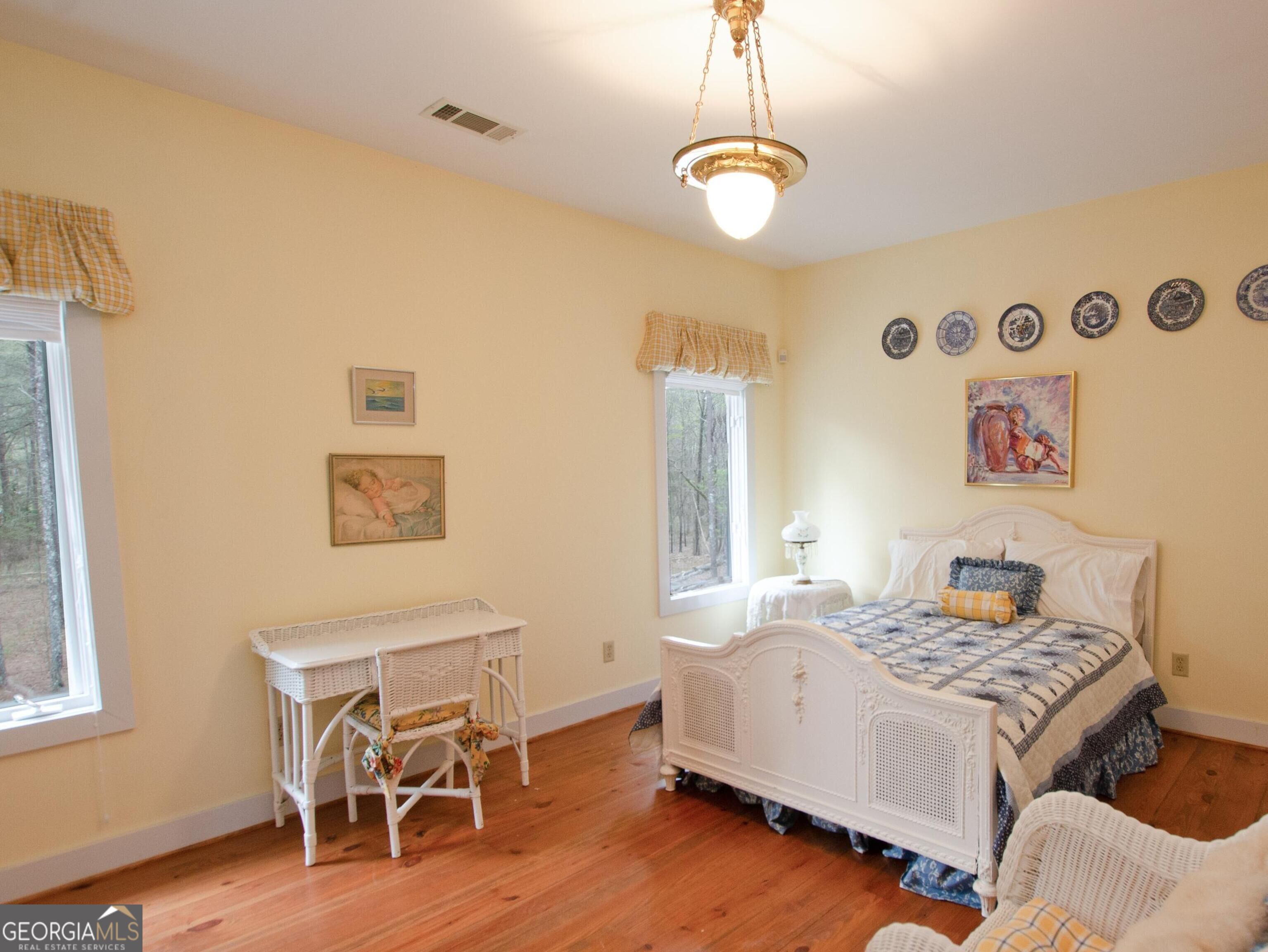 4000 Booth Road Ne Property Photo 22