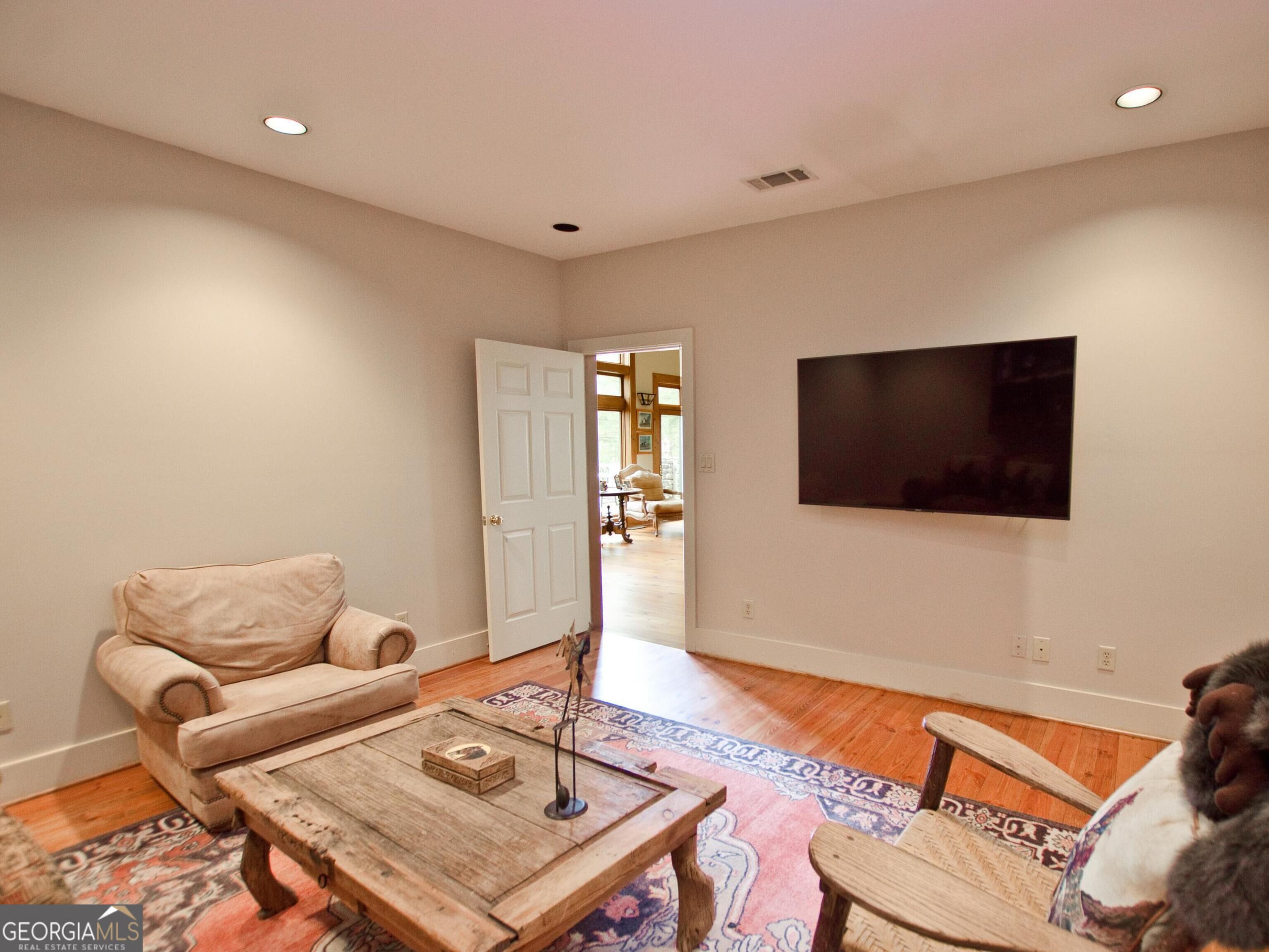 4000 Booth Road Ne Property Photo 23