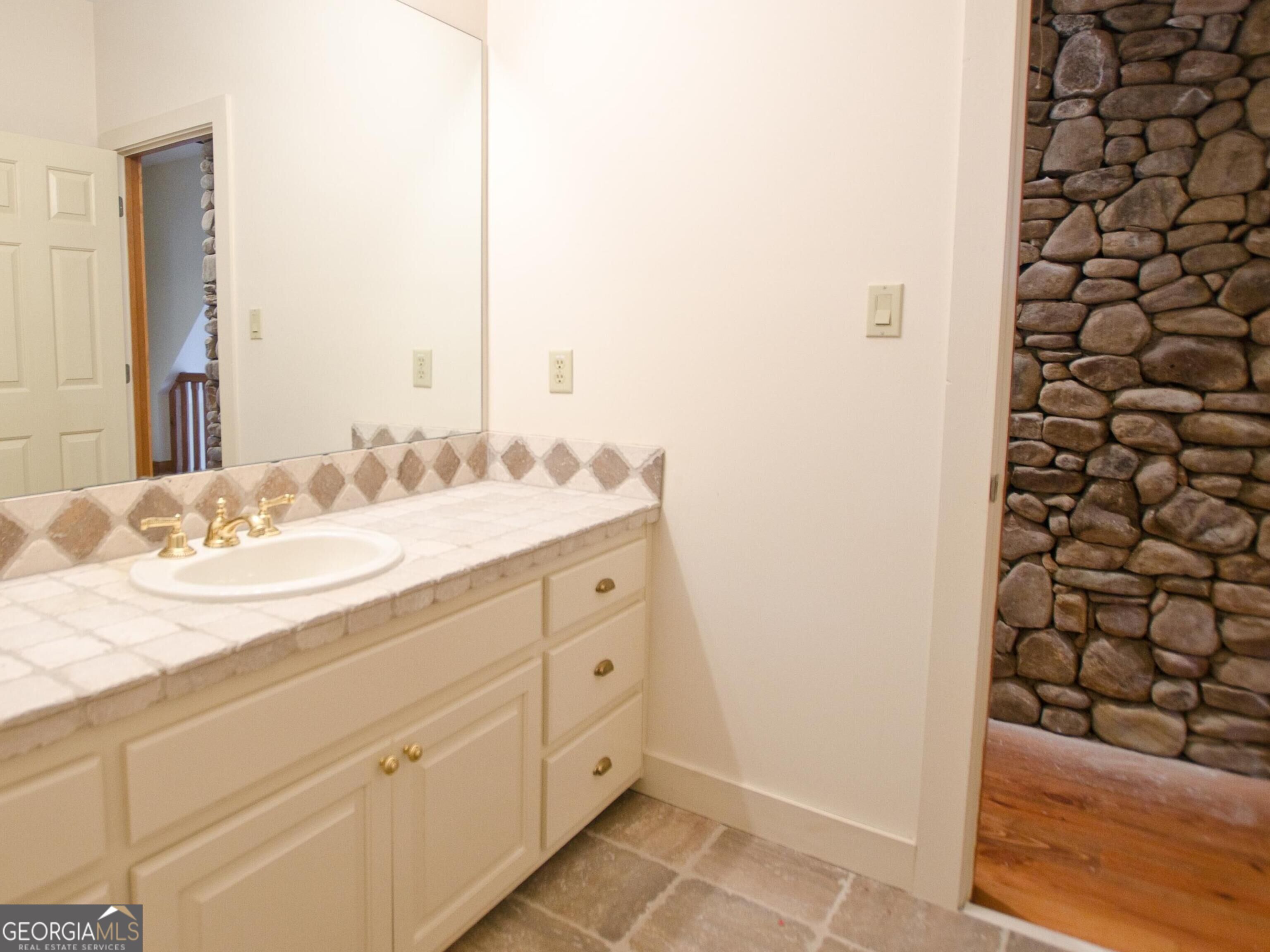 4000 Booth Road Ne Property Photo 24