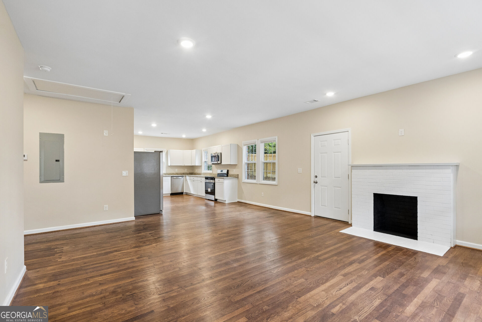 227 E Marable Street Property Photo 9
