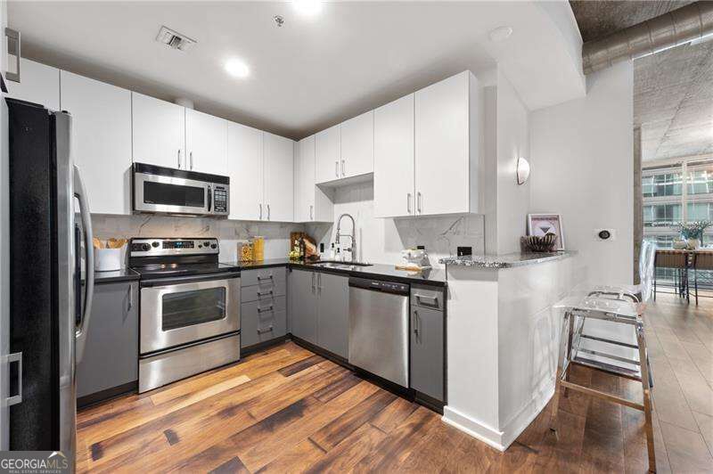 923 Peachtree Street Ne # 1221 Property Photo 3