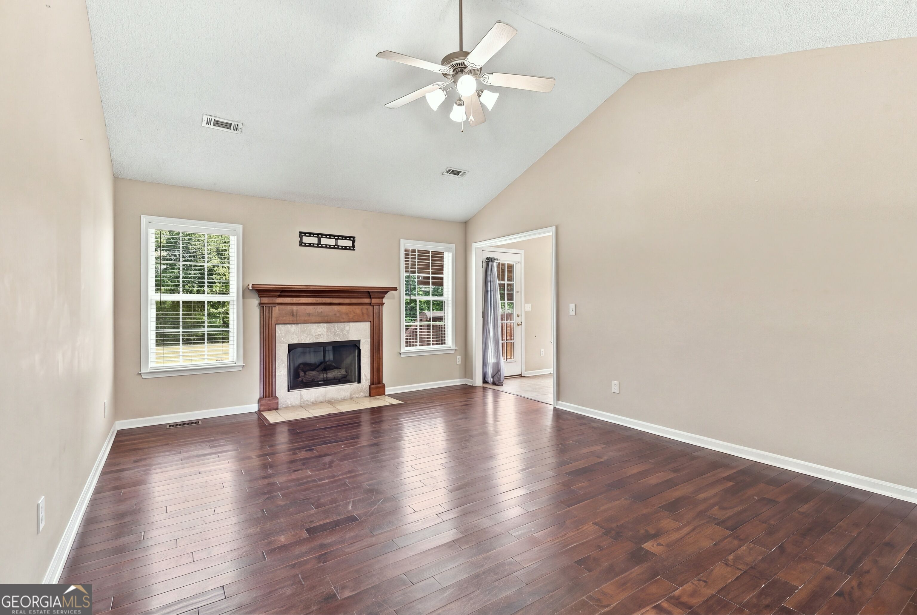 10 Seay Drive Se Property Photo 2