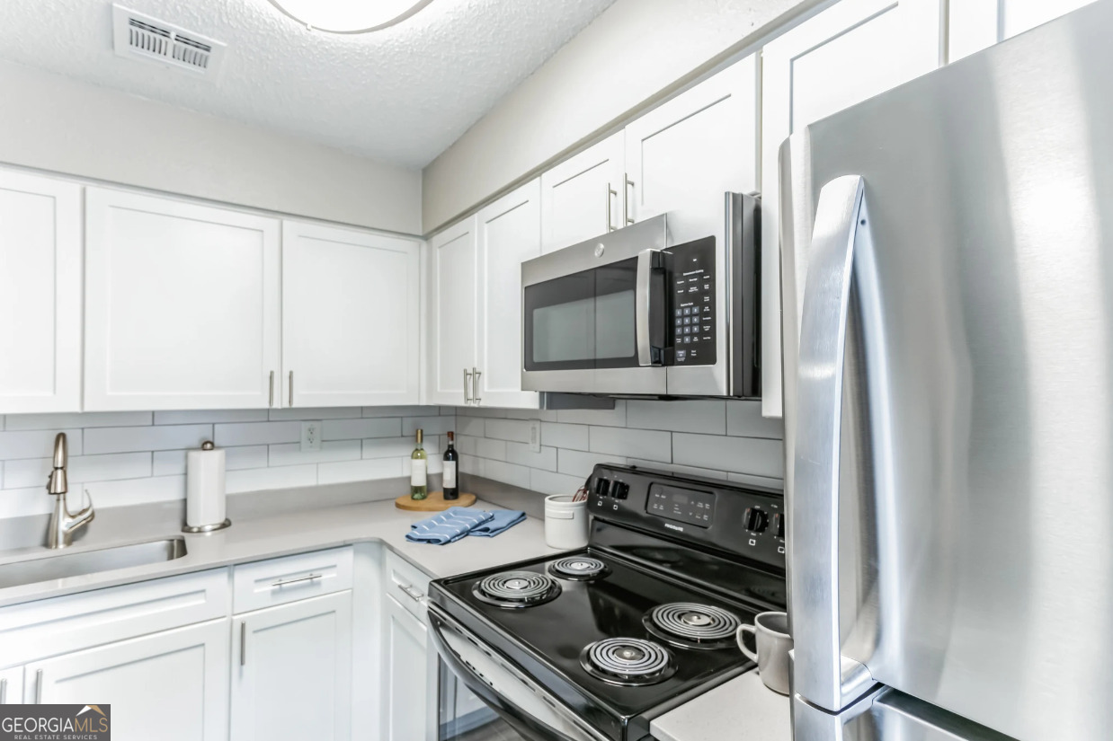 1067 Pitts Road Property Photo 1