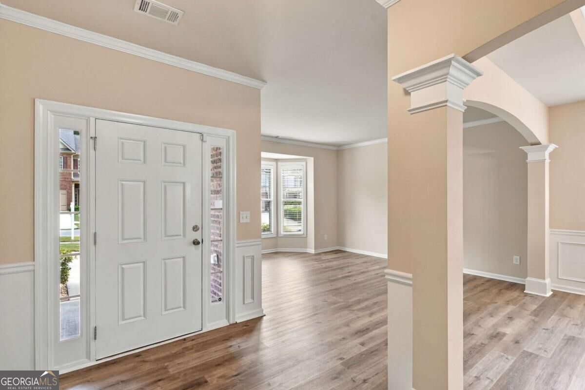 3026 Levinshire Way Property Photo 4