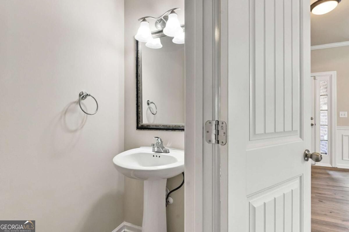 3026 Levinshire Way Property Photo 11