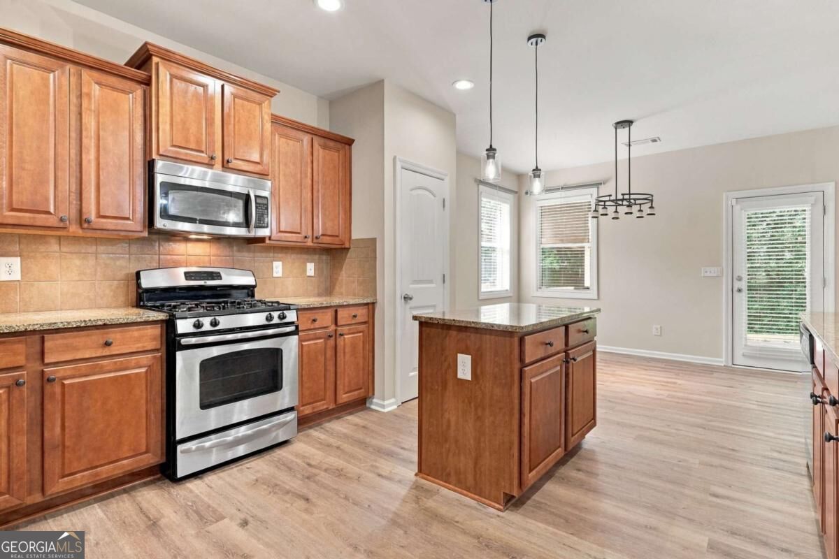 3026 Levinshire Way Property Photo 17