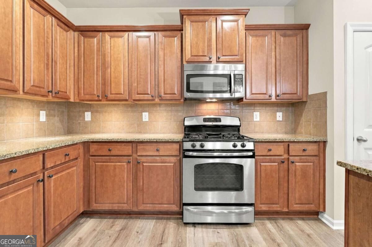 3026 Levinshire Way Property Photo 20