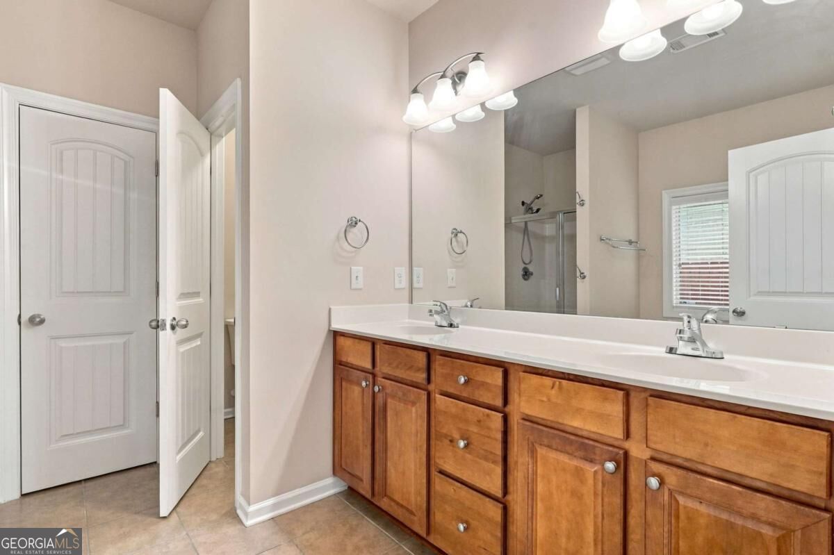 3026 Levinshire Way Property Photo 27