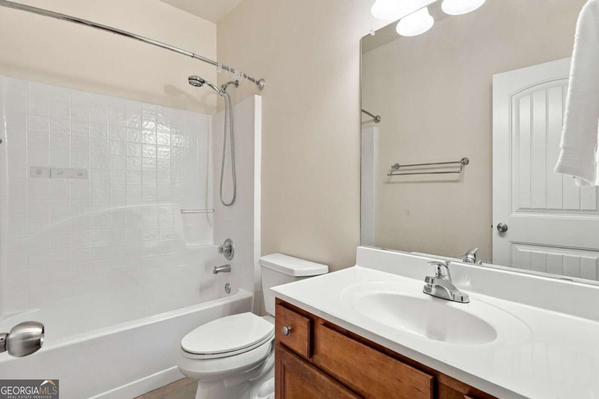 3026 Levinshire Way Property Photo 32