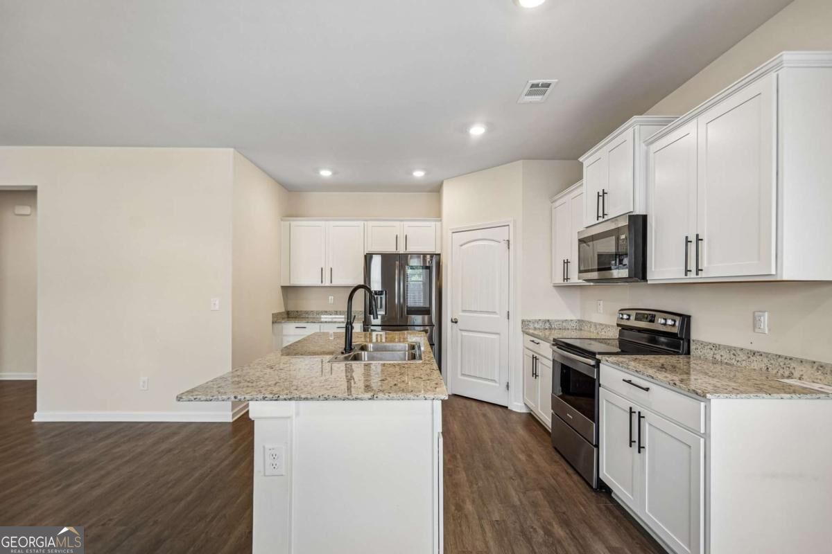 5184 Barberry Avenue Property Photo 12