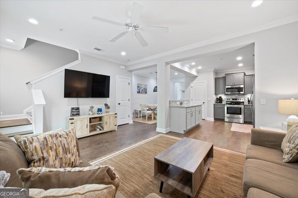 404 Mariners Circle Property Photo 8