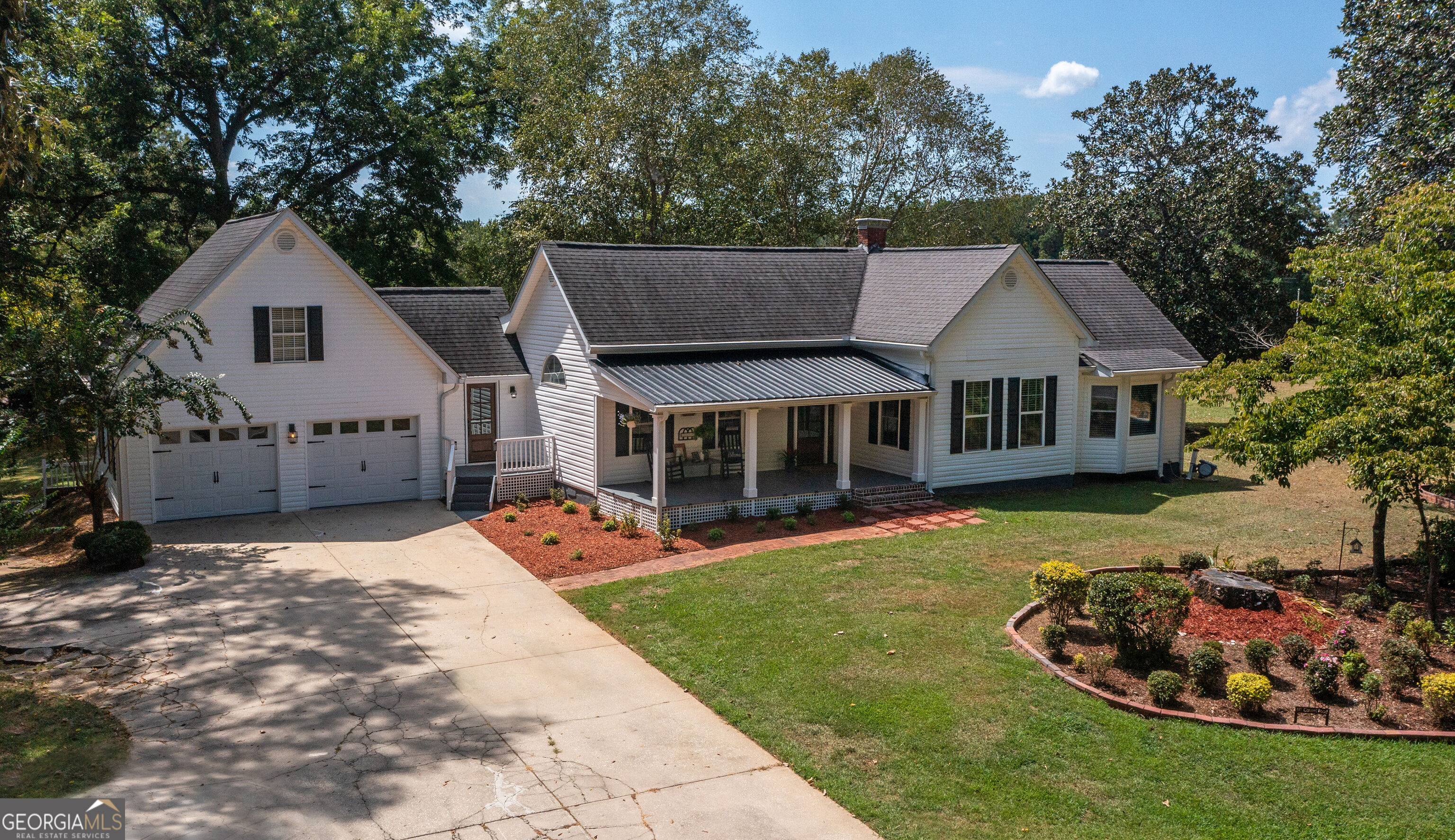 1136 Mt Carmel Road Property Photo 1